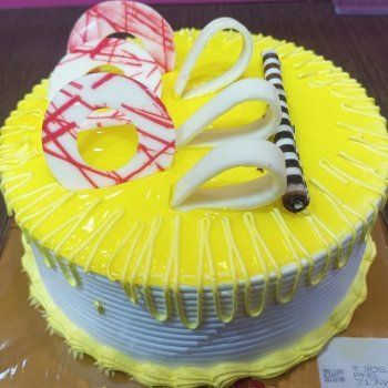  Pineapple Celebration Cake Small + Popper 40 inch + Sparkle candle 