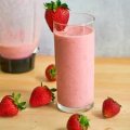 strawberry lassi